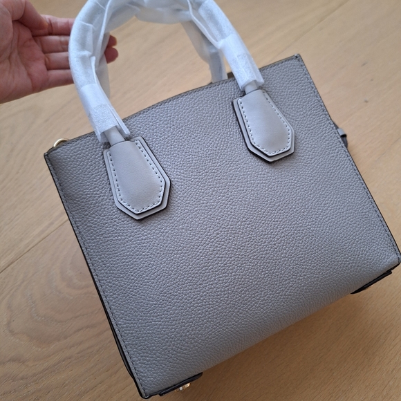 NWT Michael Kors Mercer Medium Accordion Messenger  retail Store Style - Picture 3 of 10